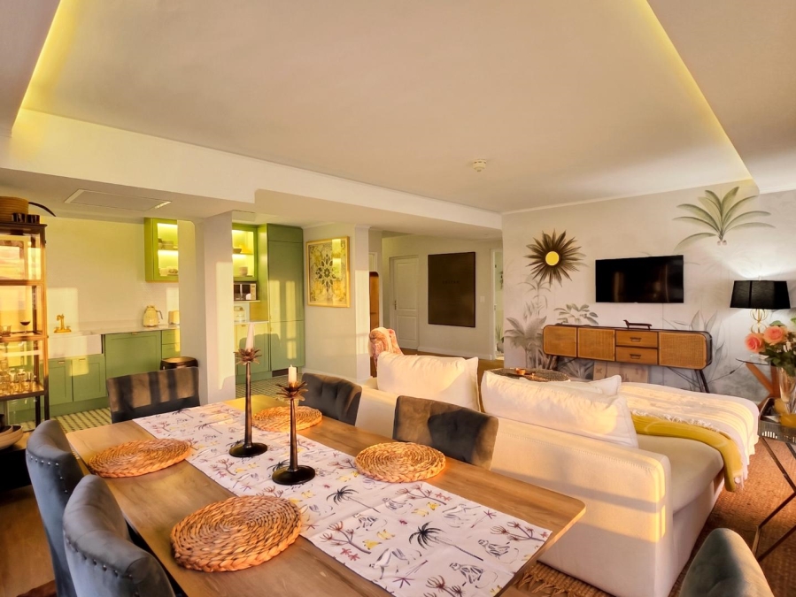 2 Bedroom Property for Sale in Sea Point Western Cape